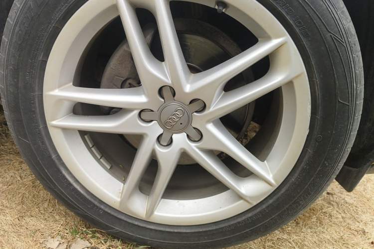 Used Audi Q5 2016 40 TFSI Comfort Model Right Front Wheel Hub