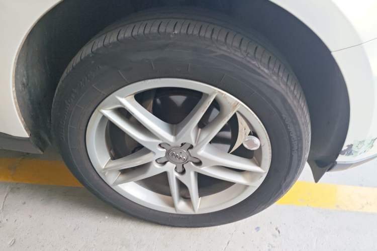 Used Audi Q5 2016 40 TFSI Technology Edition Right Front Wheel Hub