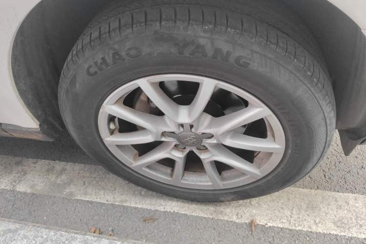Used Audi Q5 2016 40 TFSI Trendy Edition Right Front Wheel Hub
