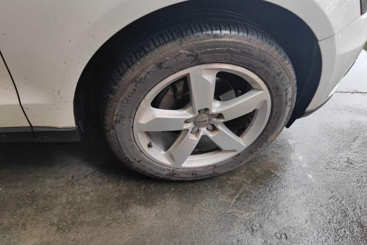 Used Audi Q5 2016 40 TFSI Technology Edition Right Front Wheel Hub