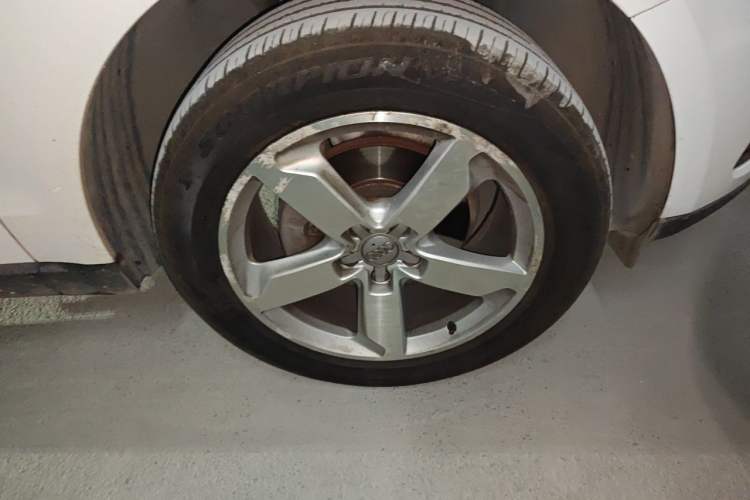 Used Audi Q5 2016 40 TFSI Technology Edition Right Front Wheel Hub