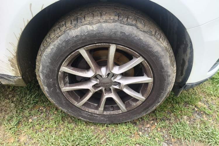 Used Audi Q5 2016 40 TFSI Trendy Edition Right Front Wheel Hub