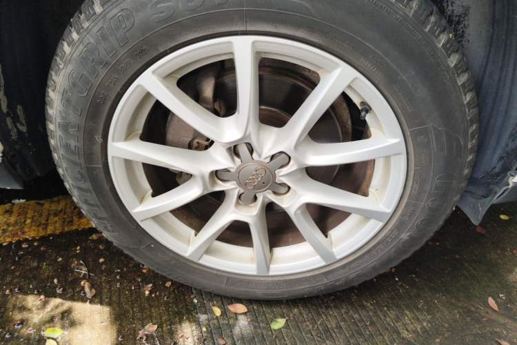 Used Audi Q5 2016 40 TFSI Trendy Edition Right Front Wheel Hub