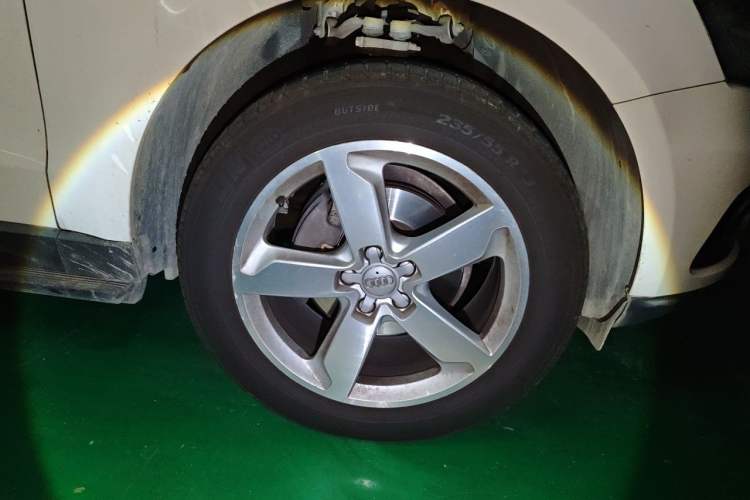Used Audi Q5 2016 40 TFSI Technology Edition Right Front Wheel Hub