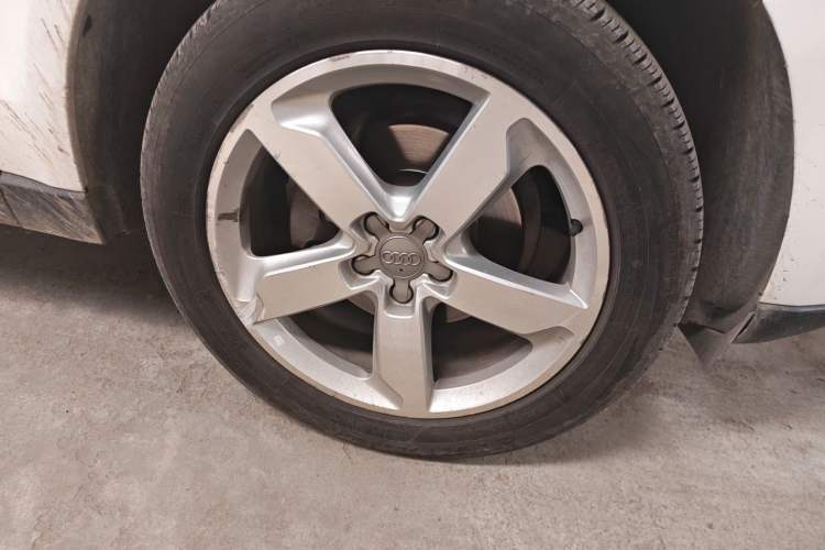 Used Audi Q5 2016 40 TFSI Technology Edition Right Front Wheel Hub