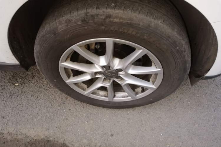 Used Audi Q5 2016 40 TFSI Trendy Edition Right Front Wheel Hub