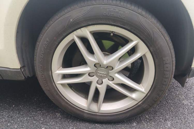 Used Audi Q5 2016 40 TFSI Comfort Model Right Front Wheel Hub