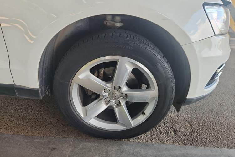 Used Audi Q5 2016 40 TFSI Technology Edition Right Front Wheel Hub