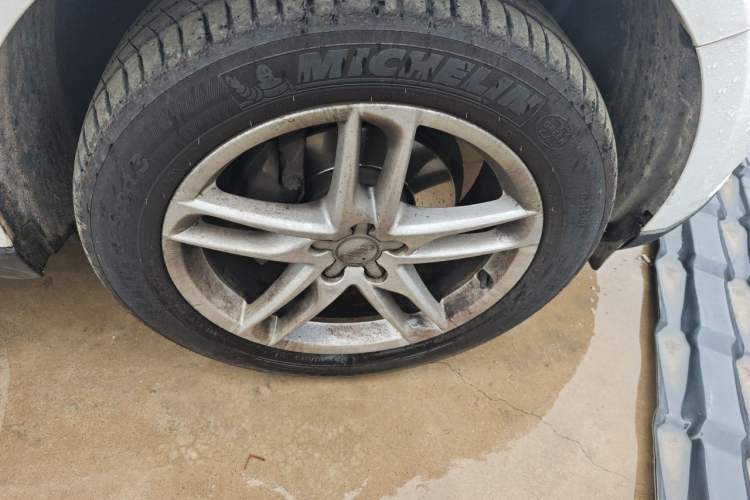 Used Audi Q5 2016 40 TFSI Technology Edition Right Front Wheel Hub