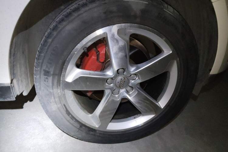 Used Audi Q5 2016 40 TFSI Technology Edition Right Front Wheel Hub