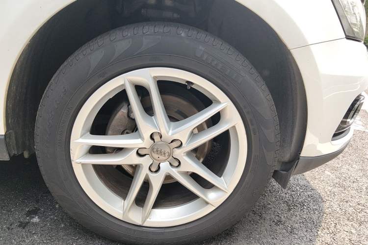 Used Audi Q5 2016 40 TFSI Technology Edition Right Front Wheel Hub