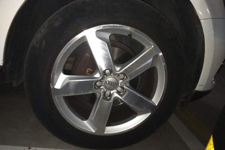 Used Audi Q5 2016 40 TFSI Technology Edition Right Front Wheel Hub