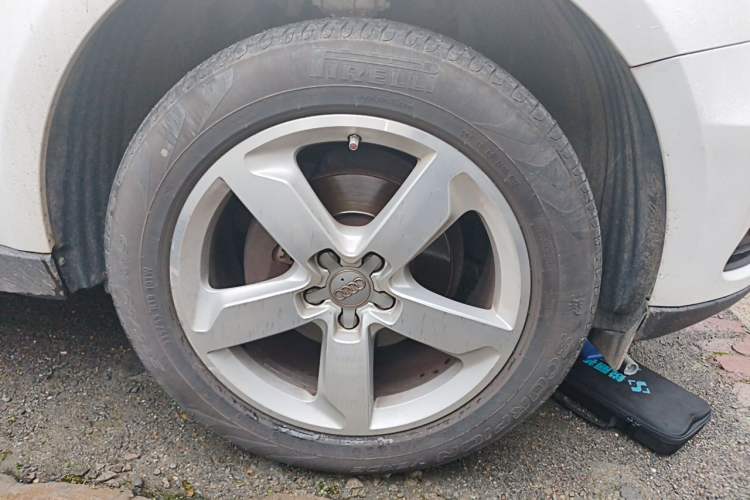 Used Audi Q5 2016 40 TFSI Technology Edition Right Front Wheel Hub