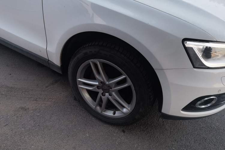 Used Audi Q5 2016 40 TFSI Comfort Model Right Front Wheel Hub