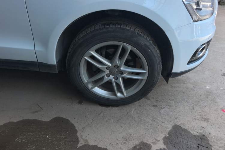 Used Audi Q5 2016 40 TFSI Comfort Model Right Front Wheel Hub