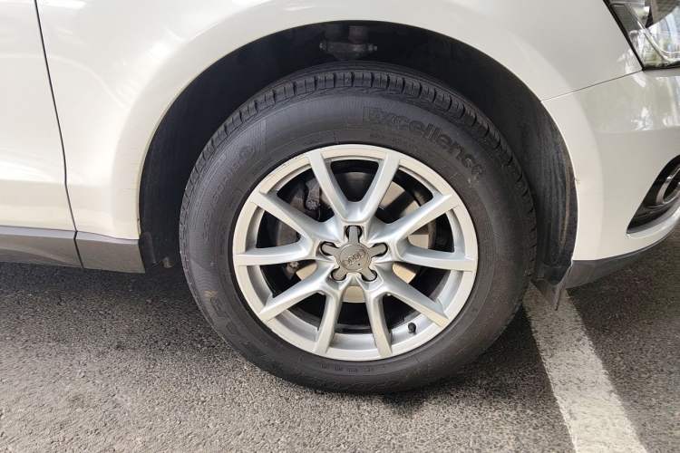 Used Audi Q5 2016 40 TFSI Trendy Edition Right Front Wheel Hub