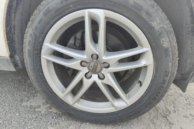 Used Audi Q5 2016 40 TFSI Comfort Model Right Front Wheel Hub