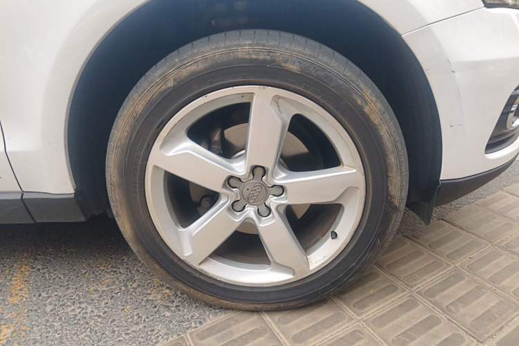 Used Audi Q5 2016 40 TFSI Technology Edition Right Front Wheel Hub