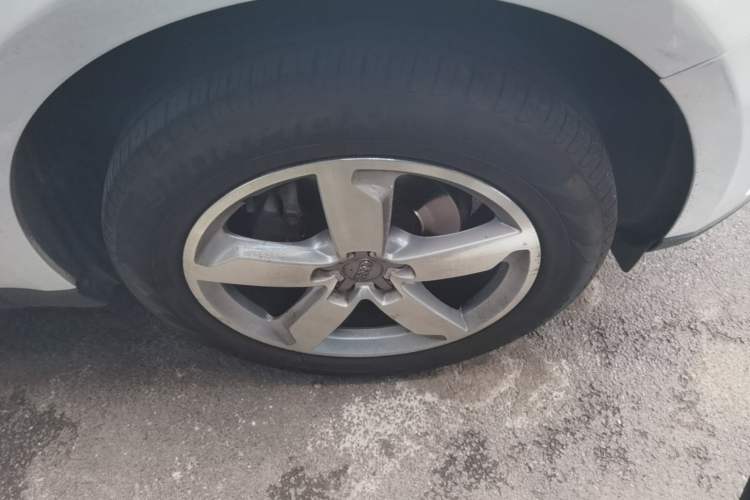 Used Audi Q5 2016 40 TFSI Technology Edition Right Front Wheel Hub