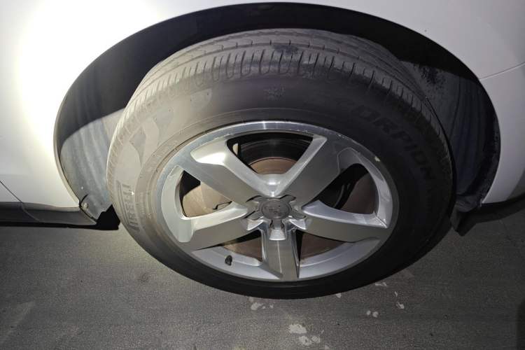 Used Audi Q5 2016 40 TFSI Technology Edition Right Front Wheel Hub