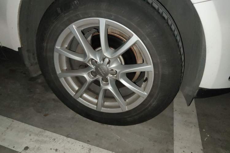 Used Audi Q5 2016 40 TFSI Trendy Edition Right Front Wheel Hub