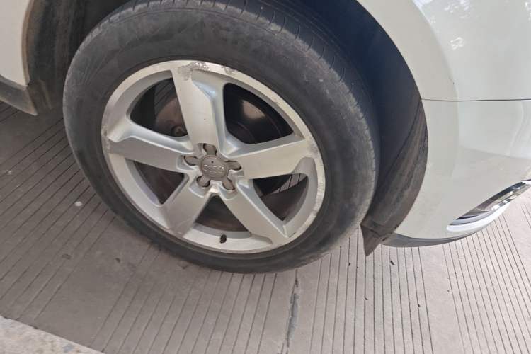Used Audi Q5 2016 40 TFSI Technology Edition Right Front Wheel Hub