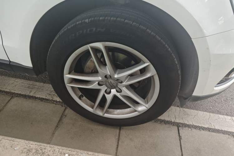 Used Audi Q5 2016 40 TFSI Technology Edition Right Front Wheel Hub