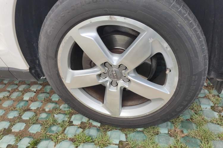 Used Audi Q5 2016 40 TFSI Technology Edition Right Front Wheel Hub