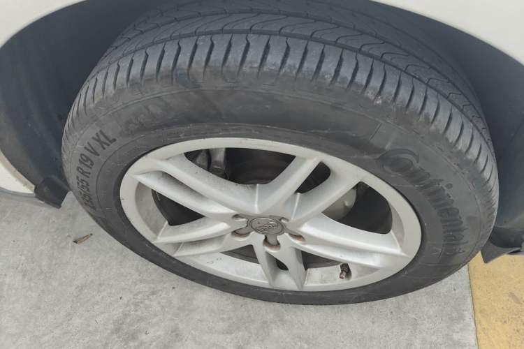 Used Audi Q5 2016 40 TFSI Technology Edition Right Front Wheel Hub