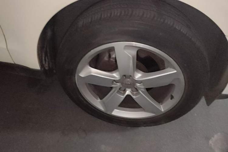 Used Audi Q5 2016 40 TFSI Technology Edition Right Front Wheel Hub