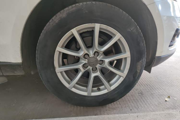 Used Audi Q5 2016 40 TFSI Trendy Edition Right Front Wheel Hub