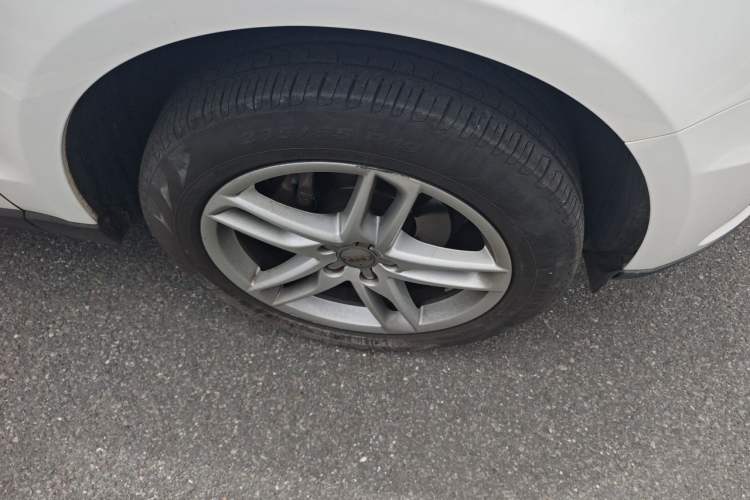 Used Audi Q5 2016 40 TFSI Technology Edition Right Front Wheel Hub