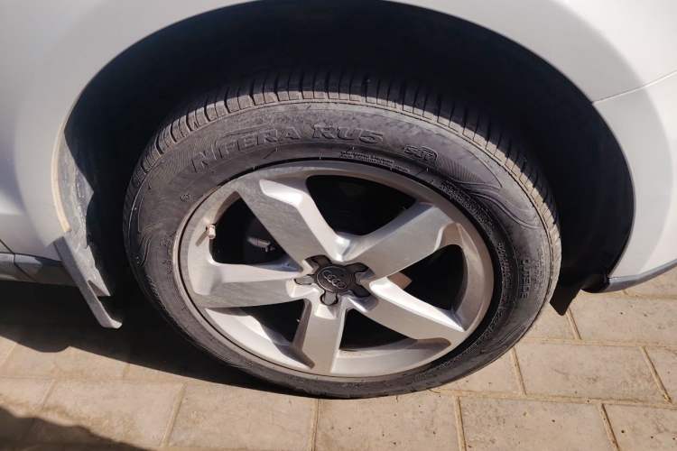Used Audi Q5 2016 40 TFSI Technology Edition Right Front Wheel Hub