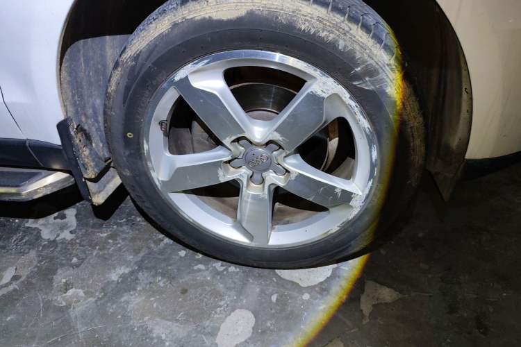Used Audi Q5 2016 40 TFSI Technology Edition Right Front Wheel Hub