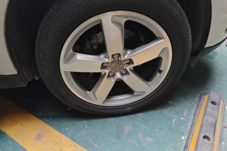 Used Audi Q5 2016 40 TFSI Technology Edition Right Front Wheel Hub