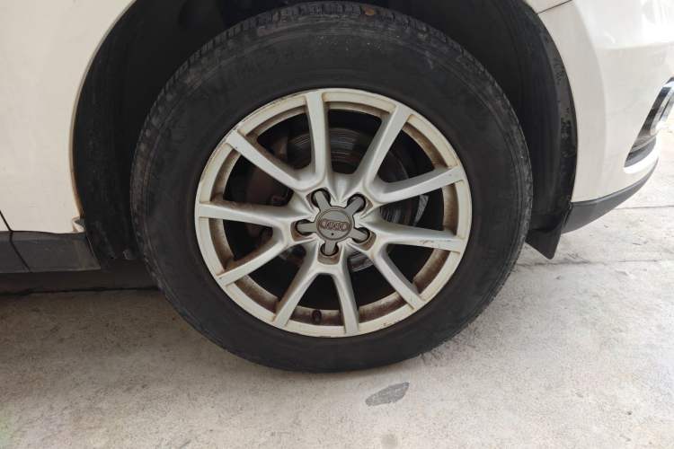Used Audi Q5 2016 40 TFSI Trendy Edition Right Front Wheel Hub