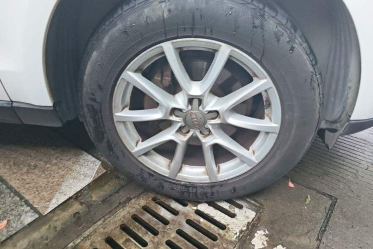 Used Audi Q5 2016 40 TFSI Trendy Edition Right Front Wheel Hub