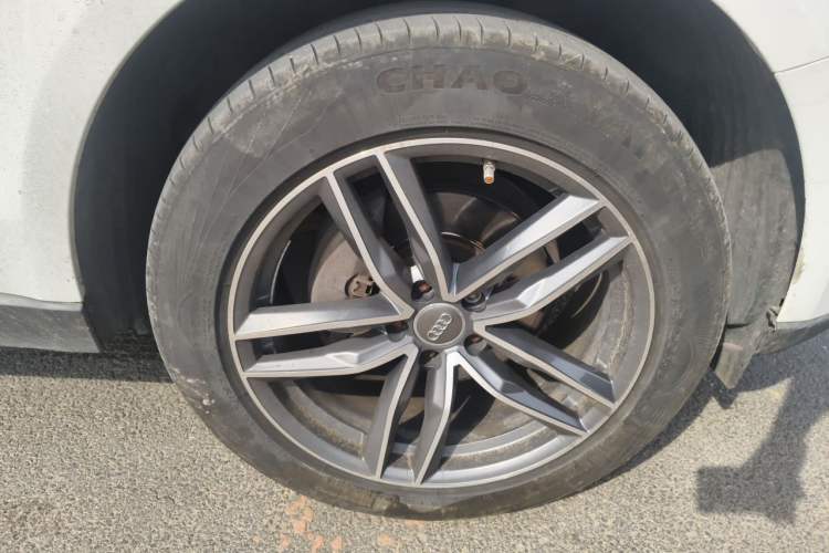 Used Audi Q5 2016 40 TFSI Technology Edition Right Front Wheel Hub