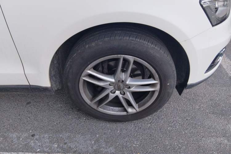 Used Audi Q5 2016 40 TFSI Technology Edition Right Front Wheel Hub