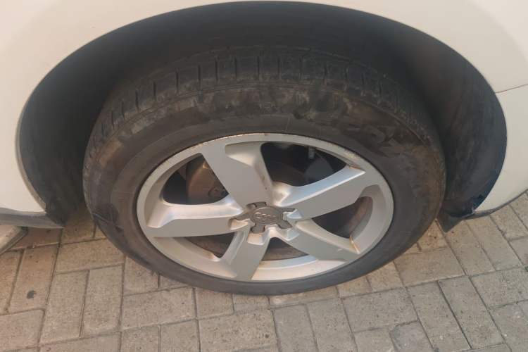 Used Audi Q5 2016 40 TFSI Technology Edition Right Front Wheel Hub