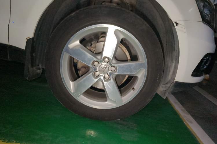 Used Audi Q5 2016 40 TFSI Technology Edition Right Front Wheel Hub