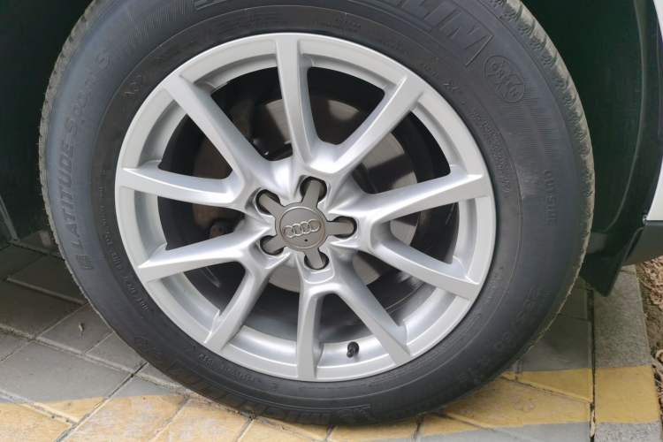 Used Audi Q5 2016 40 TFSI Trendy Edition Right Front Wheel Hub