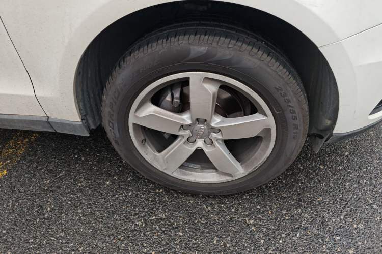 Used Audi Q5 2016 40 TFSI Technology Edition Right Front Wheel Hub