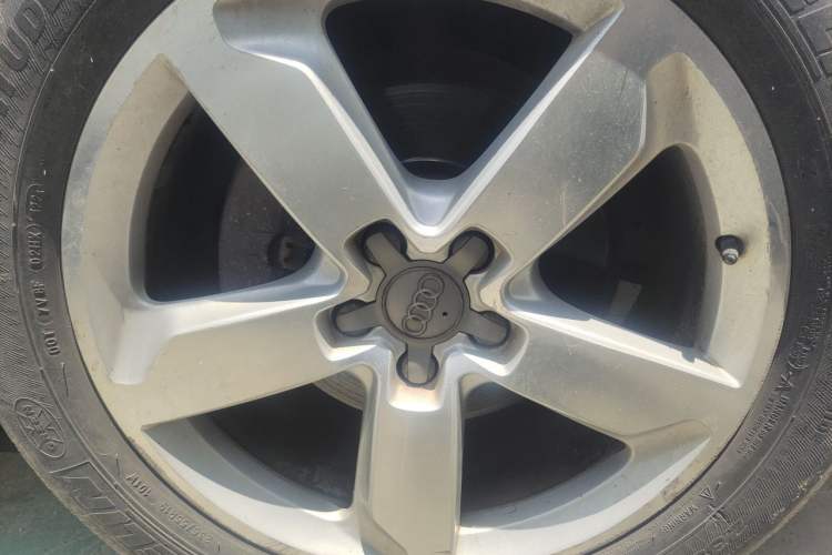 Used Audi Q5 2016 40 TFSI Technology Edition Right Front Wheel Hub