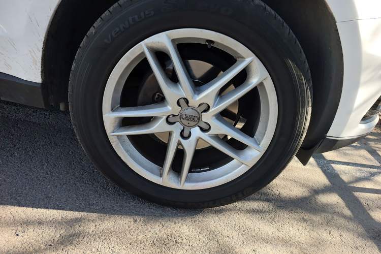 Used Audi Q5 2016 40 TFSI Technology Edition Right Front Wheel Hub