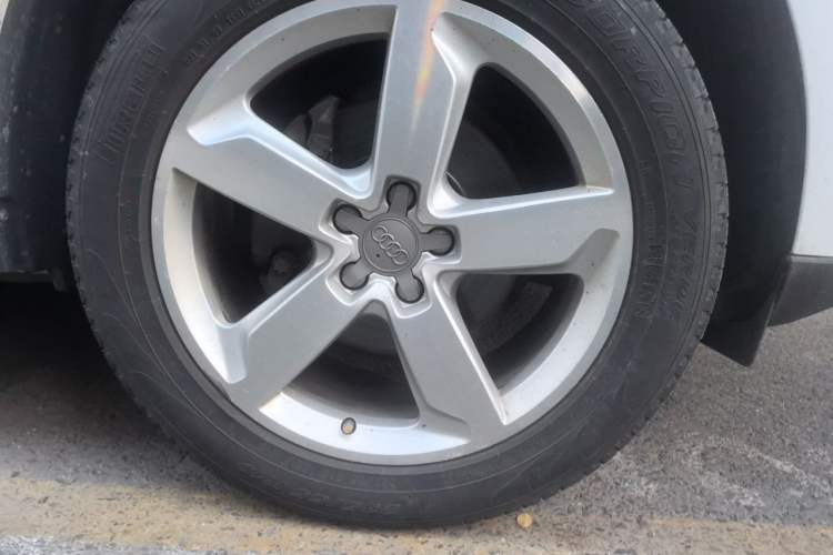 Used Audi Q5 2016 40 TFSI Technology Edition Right Front Wheel Hub