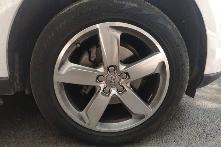 Used Audi Q5 2016 40 TFSI Technology Edition Right Front Wheel Hub