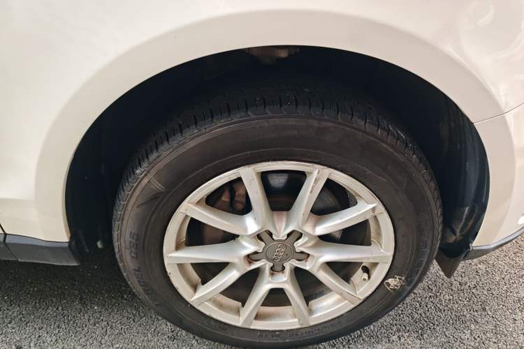 Used Audi Q5 2016 40 TFSI Trendy Edition Right Front Wheel Hub