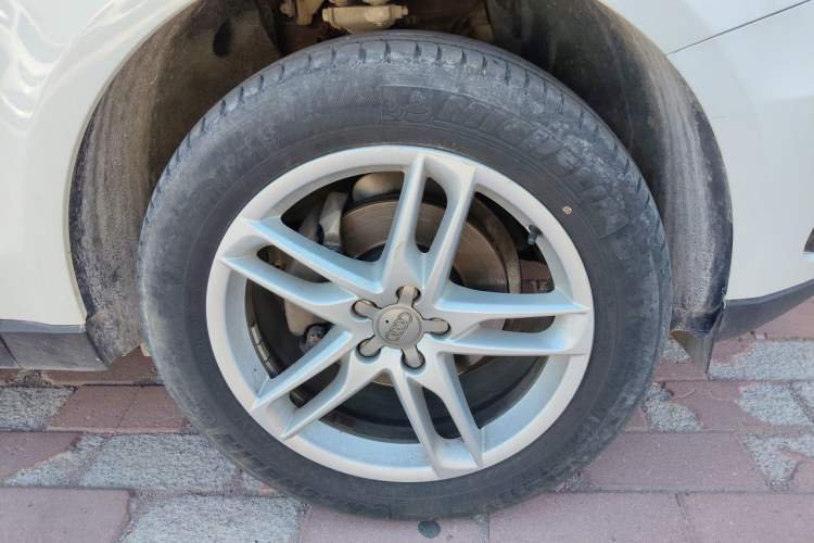 Used Audi Q5 2016 40 TFSI Technology Edition Right Front Wheel Hub