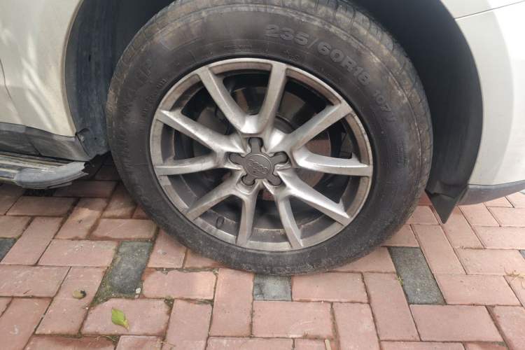 Used Audi Q5 2016 40 TFSI Trendy Edition Right Front Wheel Hub